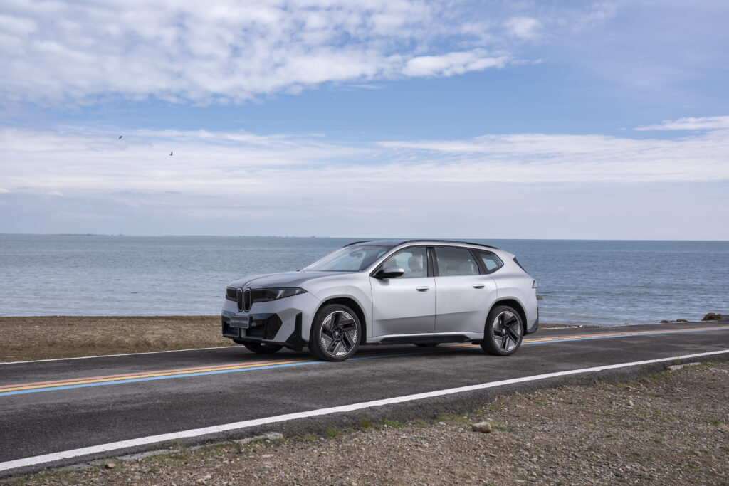 2026 bmw ix3 side design