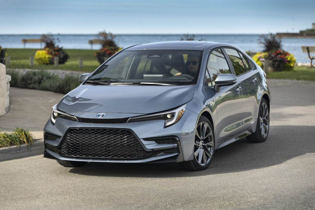 2023 toyota corolla xse hybrid 13