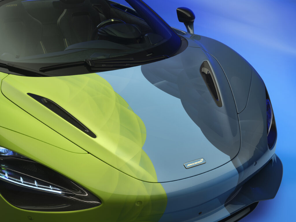 Porsche 911 vs McLaren 750S