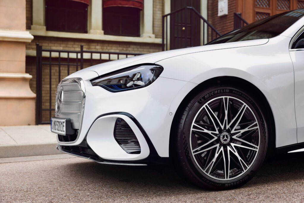 die neue elektrische c klasse definiert das segment neu the all new electric c class: redefining the segment