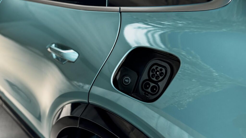 2026 porsche cayenne electric charging