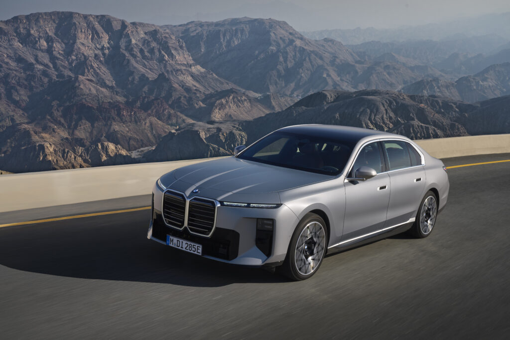2027 BMW 7 Series luxury sedan showcasing elegant design, advanced technology, premium comfort, and flagship performance