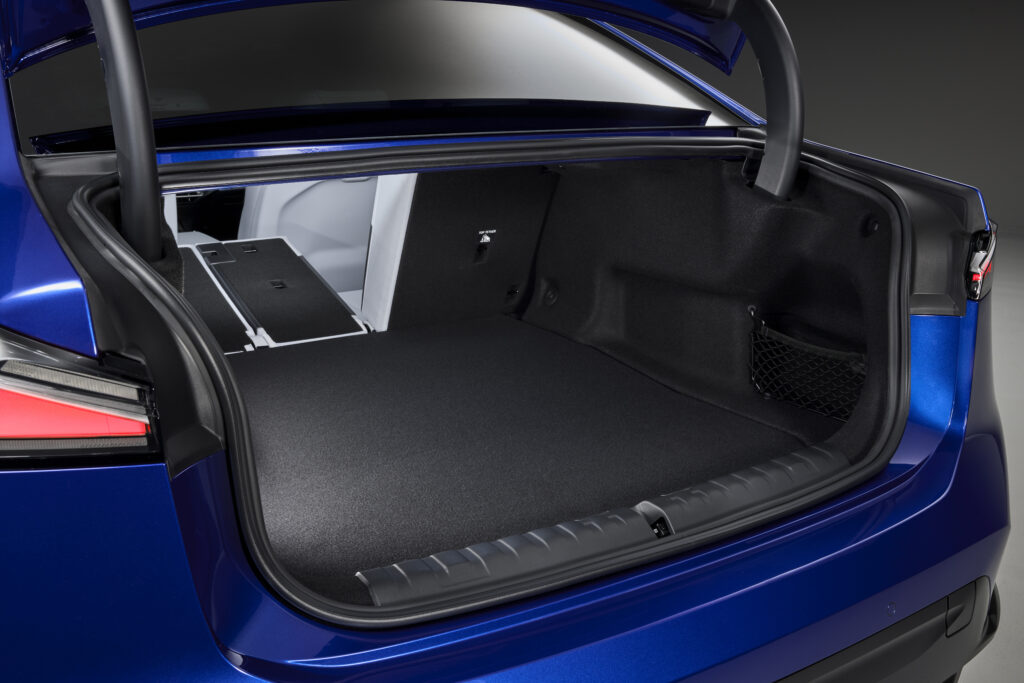 2027 bmw i3 trunk space