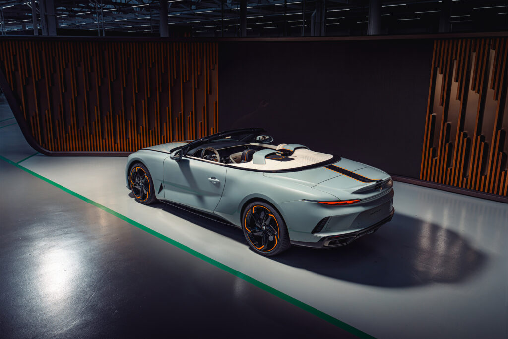 2027 bentley batur convertible back side design