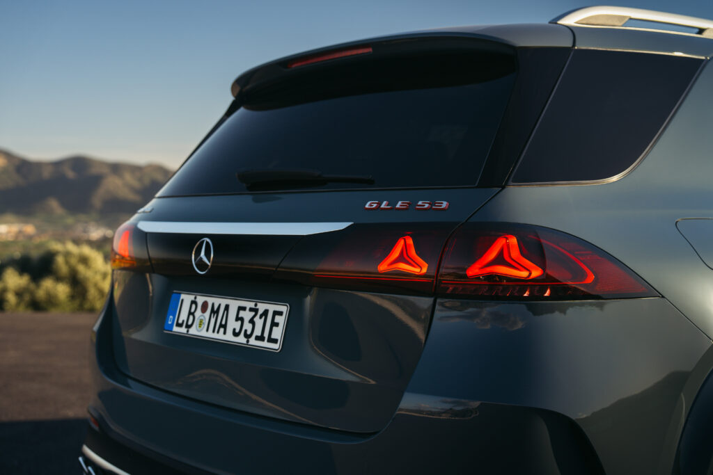 elektrifizierte performance trifft auf effizienz: die neuen mercedes amg gle 53 4matic+ und gle 53 hybrid 4matic+ modelle electrified performance meets efficiency: the new mercedes amg gle 53 4matic+ and gle 53 hybrid 4matic+ models