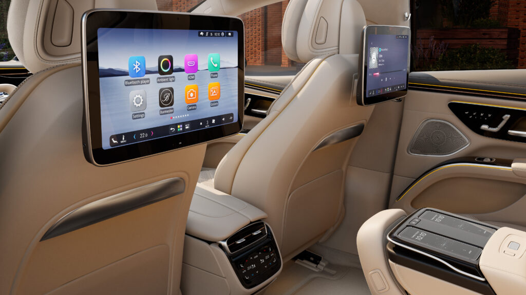 der neue eqs: weiter denken, weiter fahren the new mercedes benz eqs: smarter than ever. further than ever.