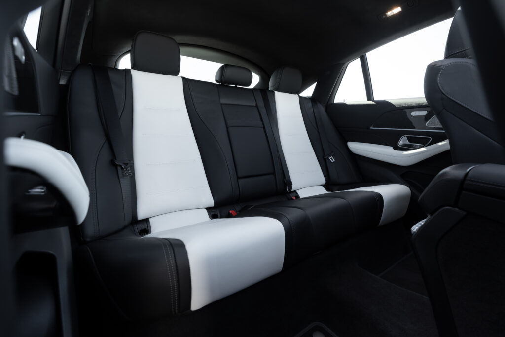 das neue mercedes benz gle coupé: kraftvoll, selbstbewusst, intuitiv und ausdrucksstark the new mercedes benz gle coupé: powerful, commanding, intuitive, expressive