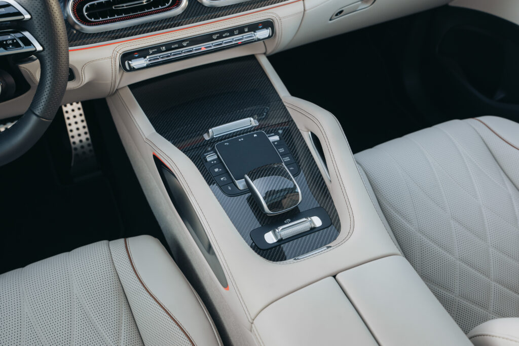 v8 power in bestform: der neue mercedes amg gle 63 s 4matic+ und der neue mercedes amg gls 63 4matic+ v8 power at its finest: the new mercedes amg gle 63 s 4matic+ and mercedes‑amg gls 63 4matic+