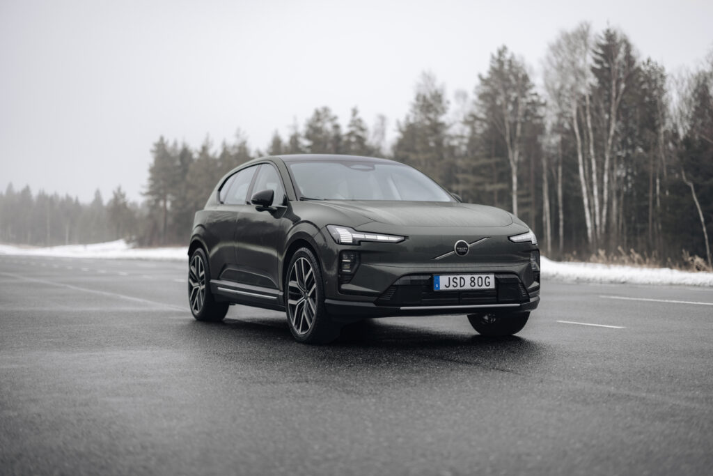 2027 volvo ex60 electric front design