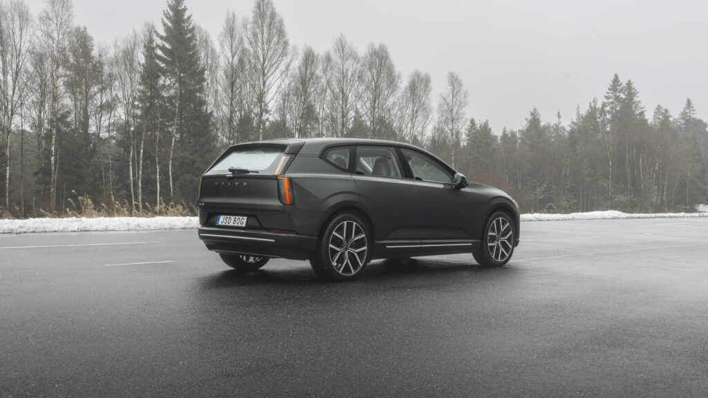 2027 volvo ex60 electric rear design