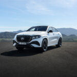 2027 Mercedes-Benz GLE luxury SUV front view with sleek design and advanced LED headlights