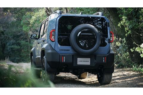 2027 toyota land cruiser fj rear design