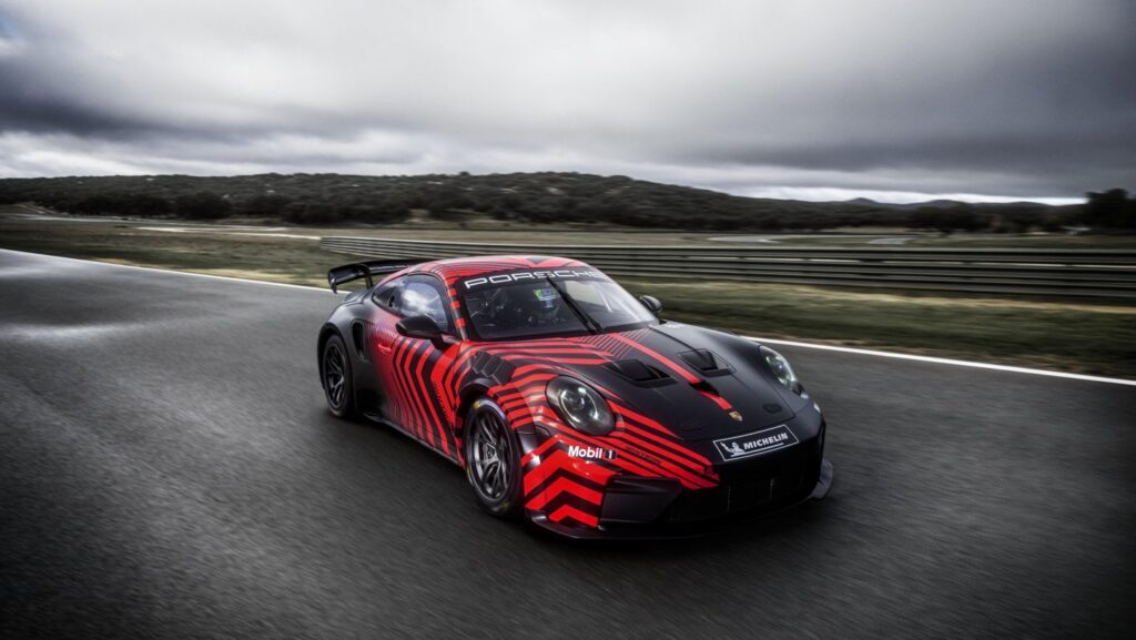 2026 Porsche 911 GT4 R