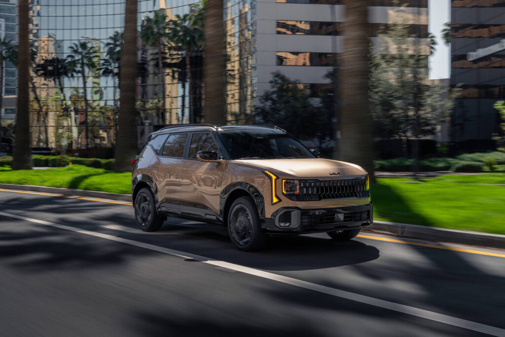 2027 Kia Seltos: From City Kid to Powerfull Beast 2027 Kia Seltos compact SUV with flush door handles, LED lights and rugged X-Line styling