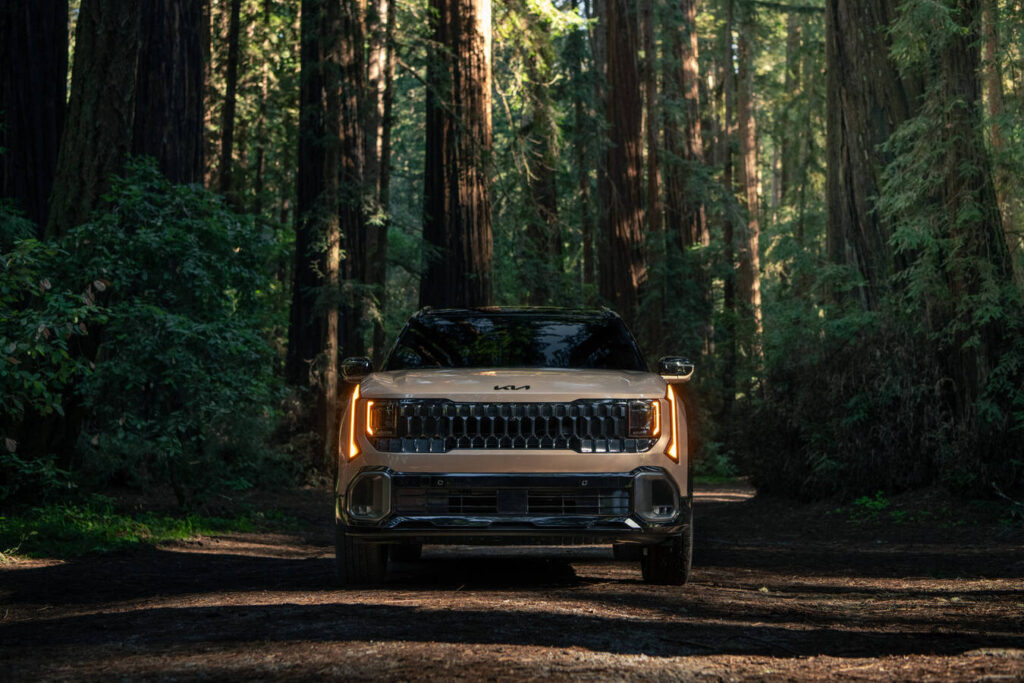 2027 Kia Seltos: From City Kid to Powerfull Beast 2027 kia seltos front grill