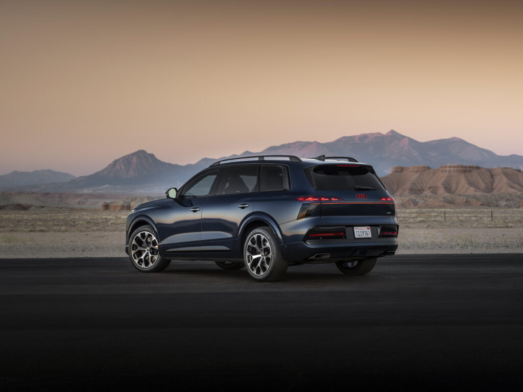 2027 Audi Q9: The most luxurious SUV 2027 audi q9 back side design